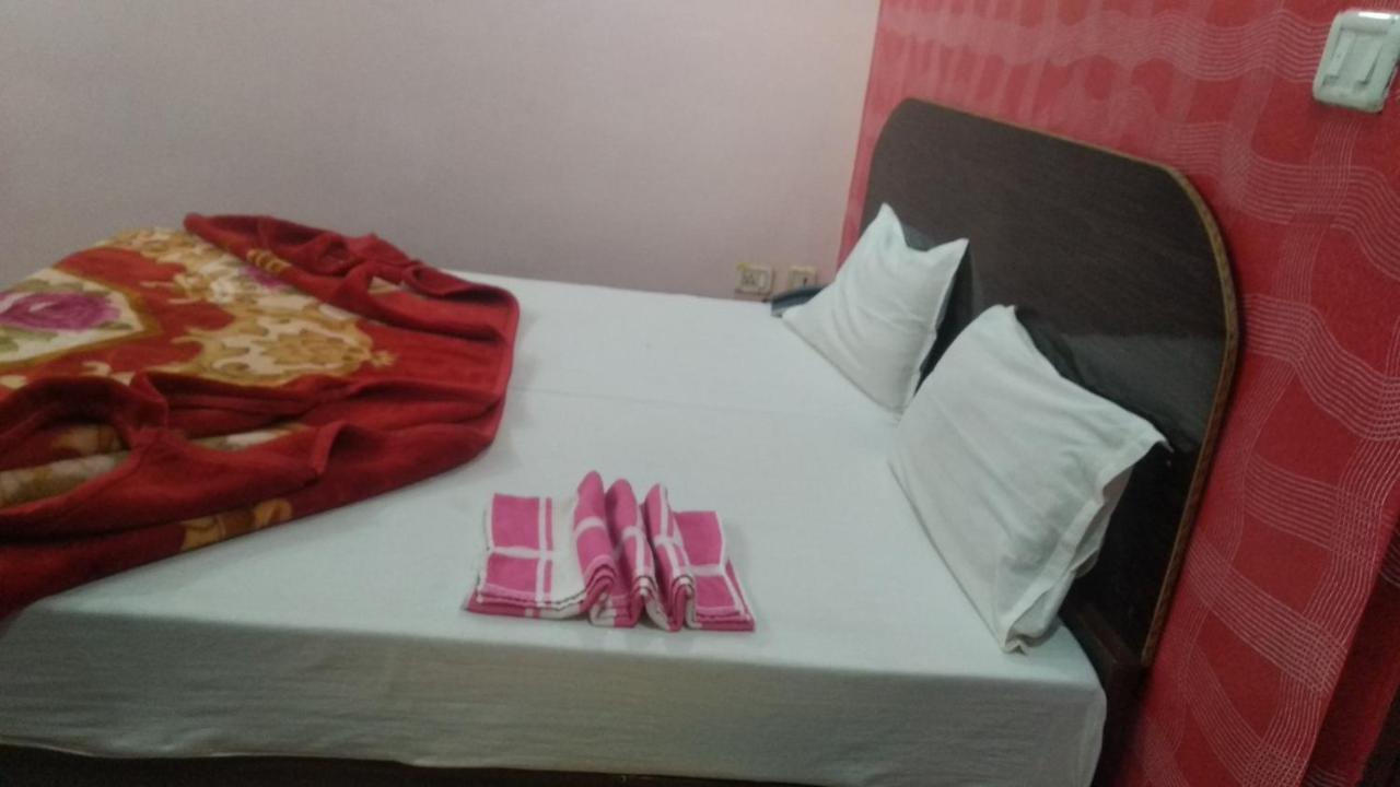 Hotel Giriraj Inn Varanasi Exterior photo